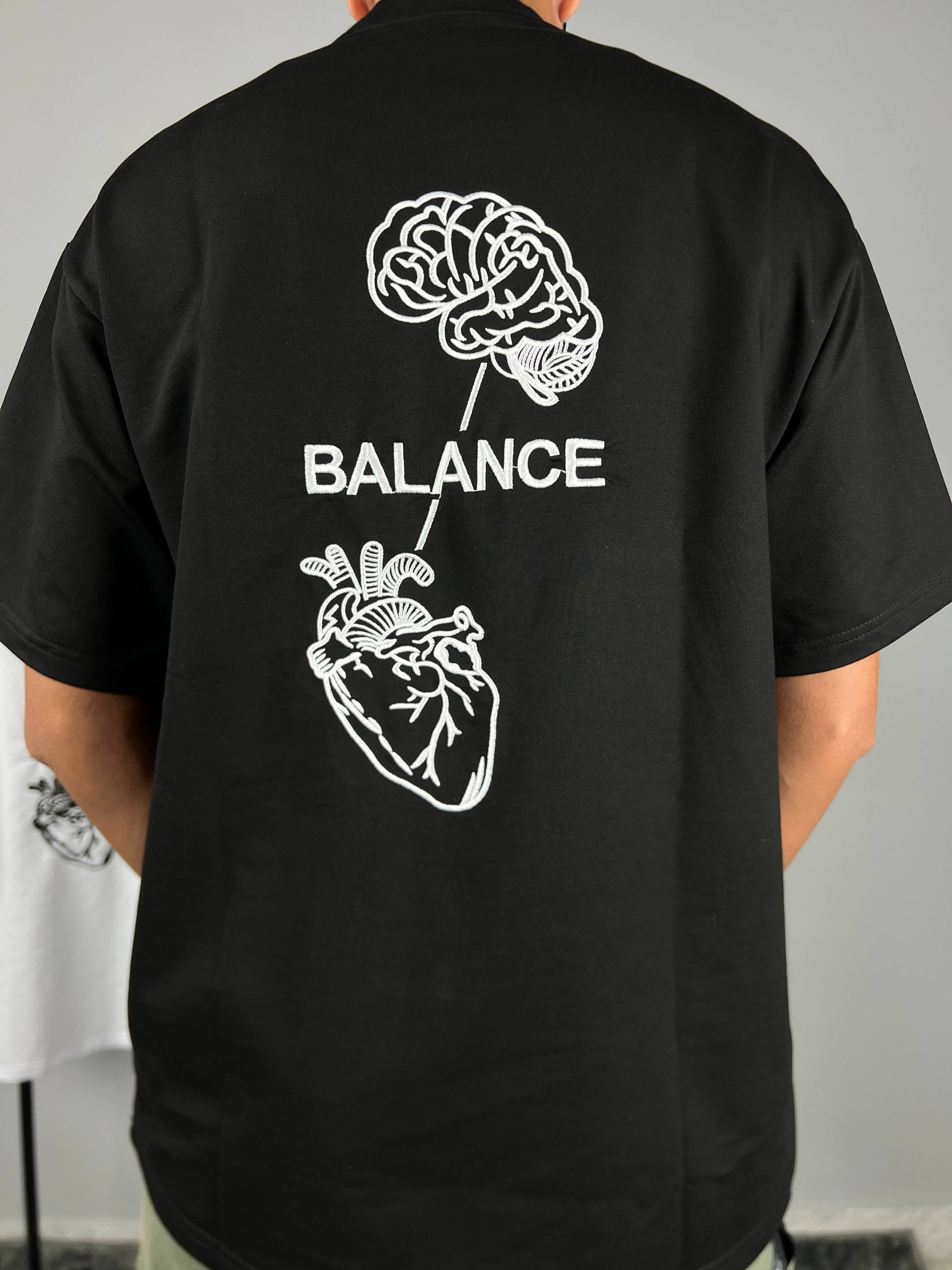 balance T-shirt (Oversized)